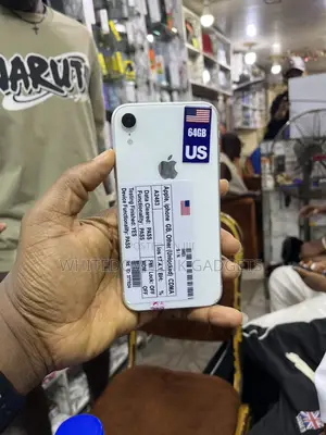 Apple iPhone XR 64 GB White