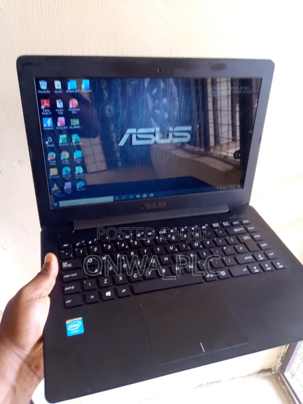 Laptop Asus A42DE 4GB Intel Celeron SSD 128GB
