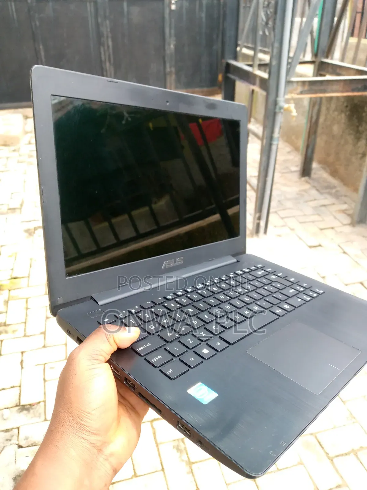 Laptop Asus A42DE 4GB Intel Celeron SSD 128GB