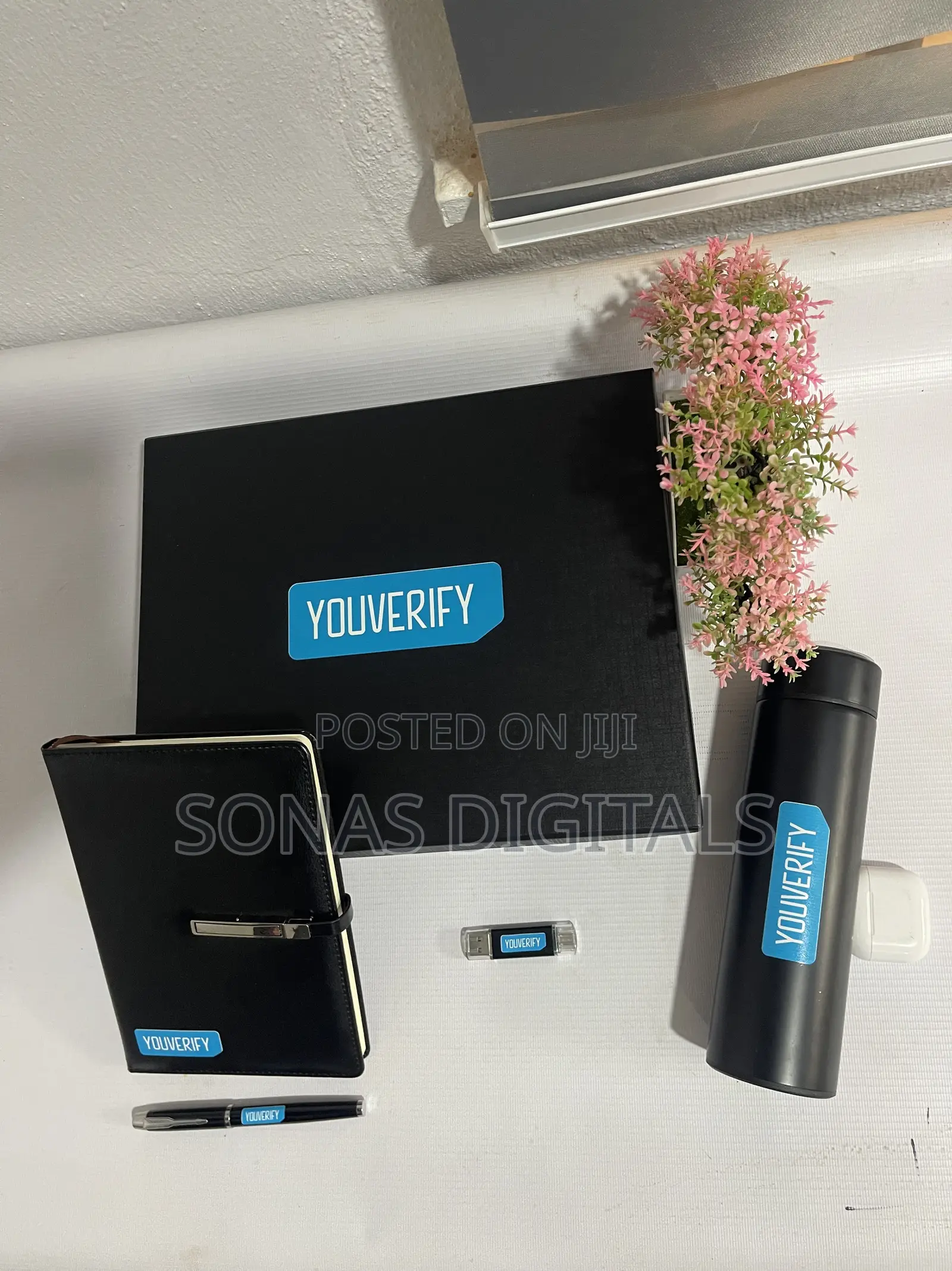 Custom Corporate Gift Box – Branded Executive Sets | Sonasdigitals