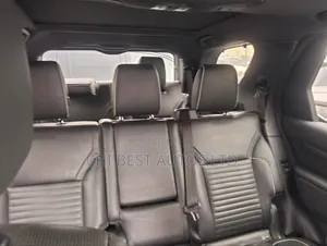 Land Rover Discovery 2018 White