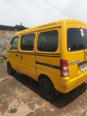 Suzuki APV Minibus 2010 Yellow
