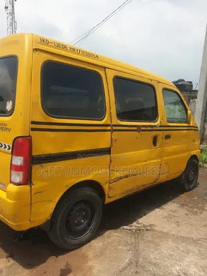 Suzuki APV Minibus 2010 Yellow