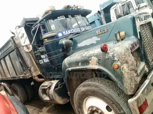 Mack Tipper