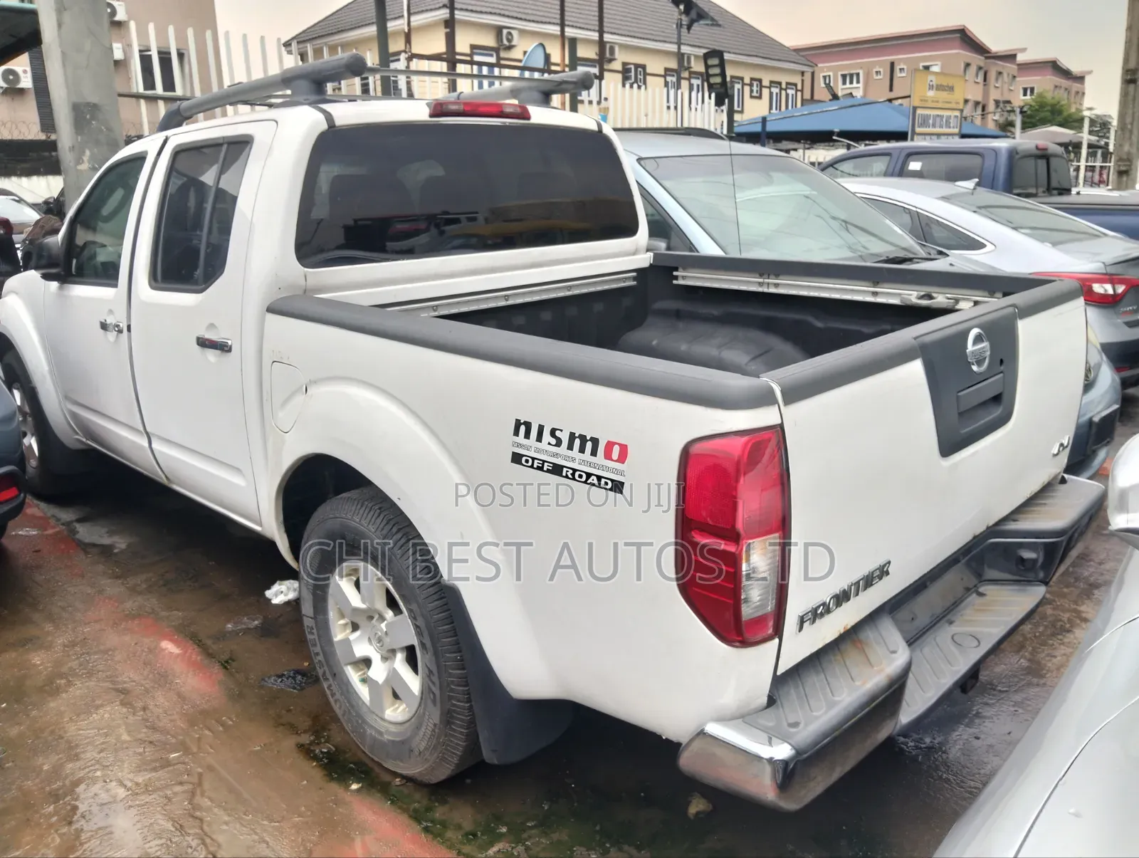 Nissan Frontier 2009 White