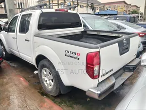 Nissan Frontier 2009 White