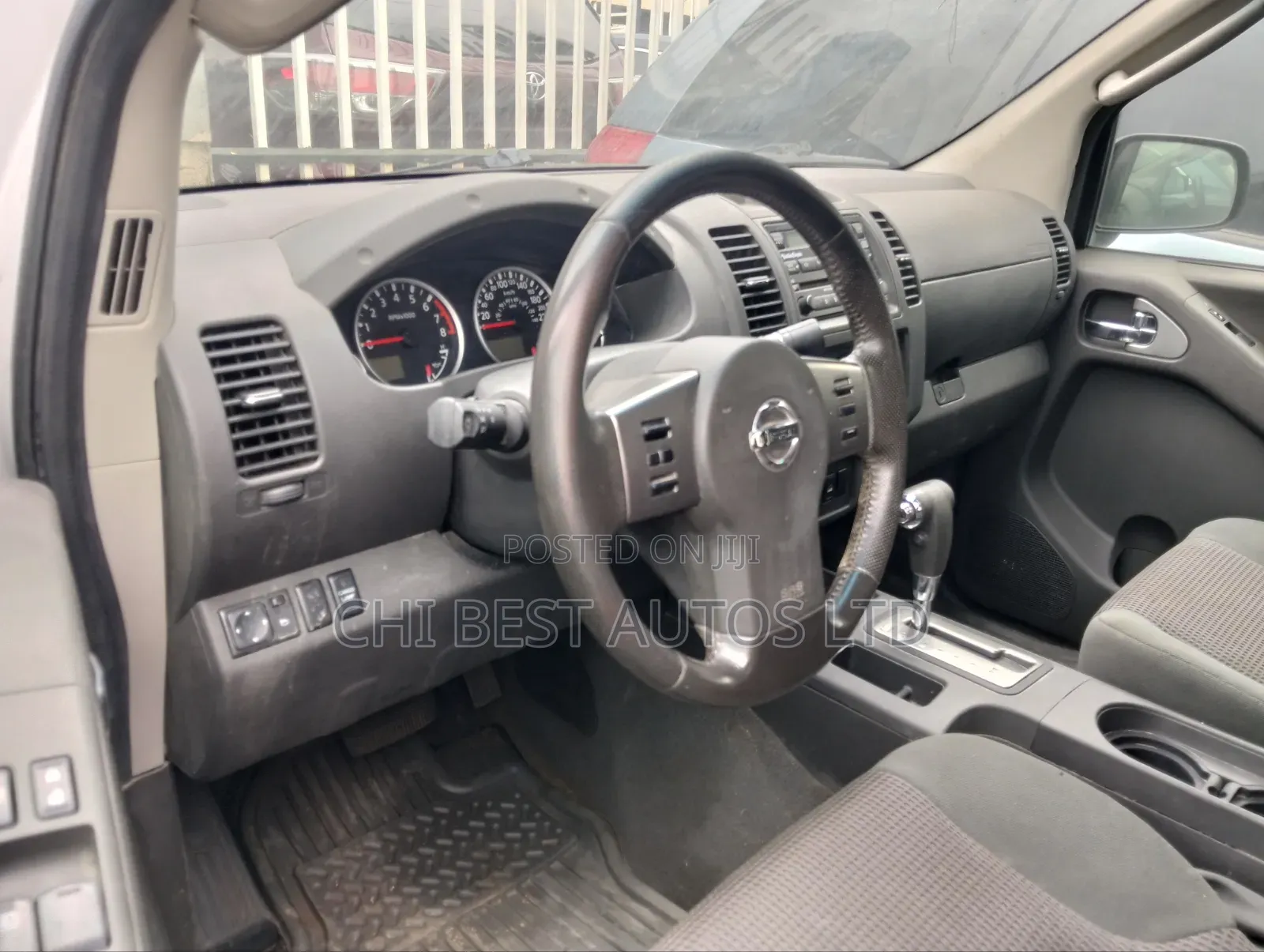 Nissan Frontier 2009 White