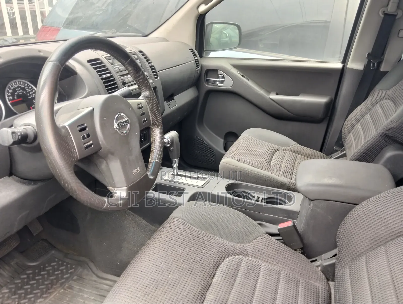 Nissan Frontier 2009 White