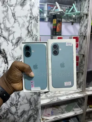 New Apple iPhone 16 128 GB Blue
