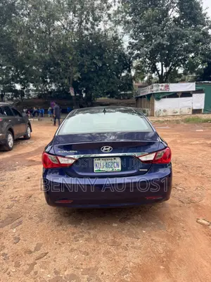 Hyundai Sonata GLS Sedan FWD (2.4L 4cyl 6M) 2011 Blue