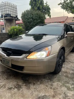 Honda Accord 2005 Gold