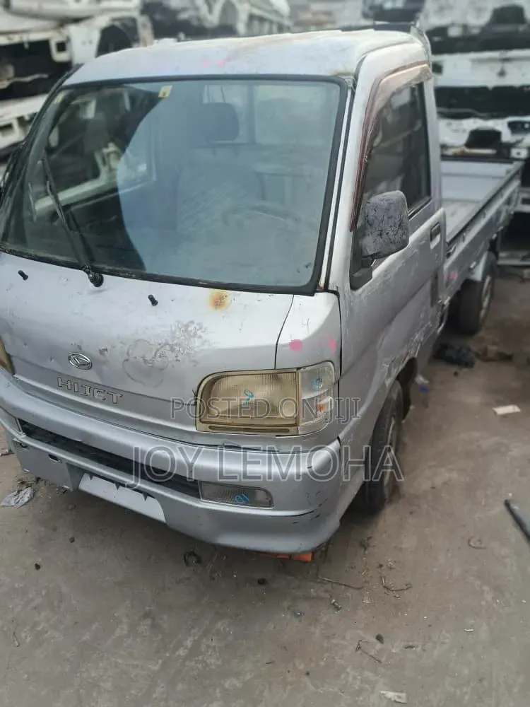 Toyota HiAce 2010 Silver