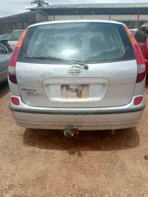 Nissan Almera Tino 2002 Silver