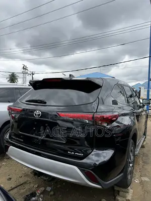 Toyota Highlander XLE 2021 Black