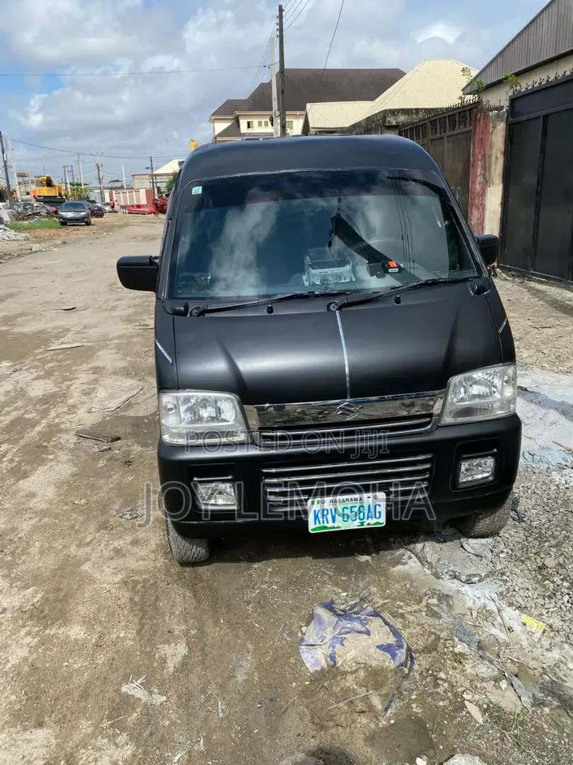 Toyota HiAce 2010 Silver
