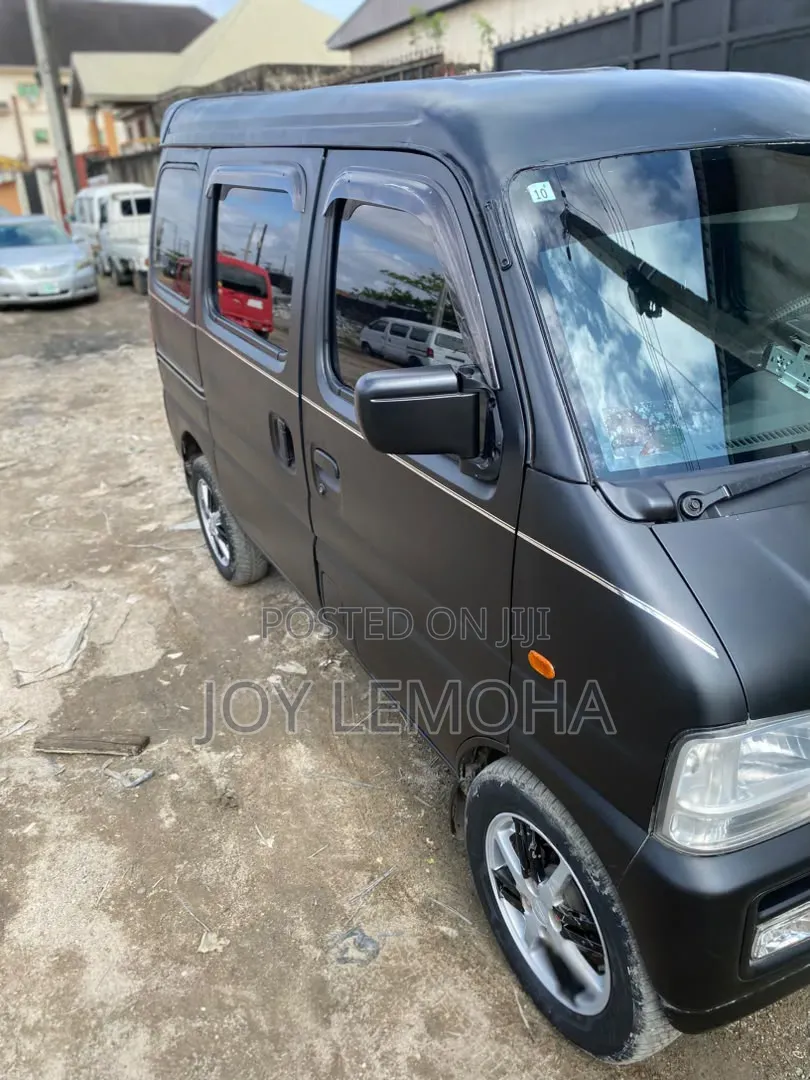 Toyota HiAce 2010 Silver