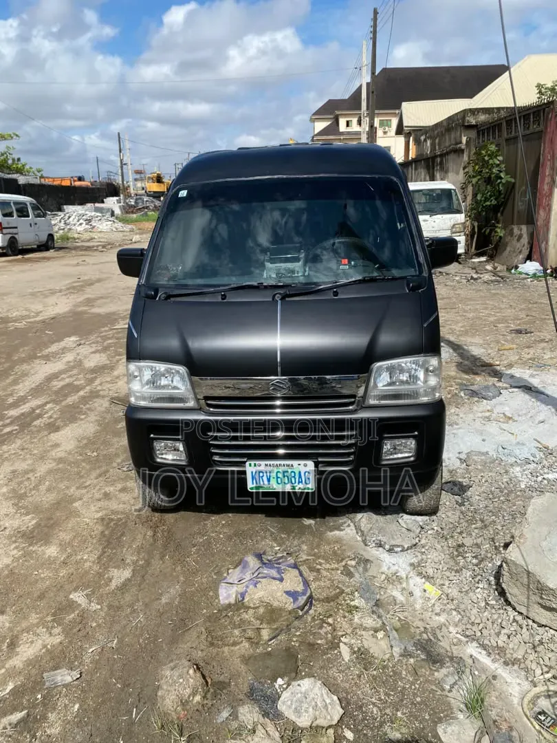 Toyota HiAce 2010 Silver