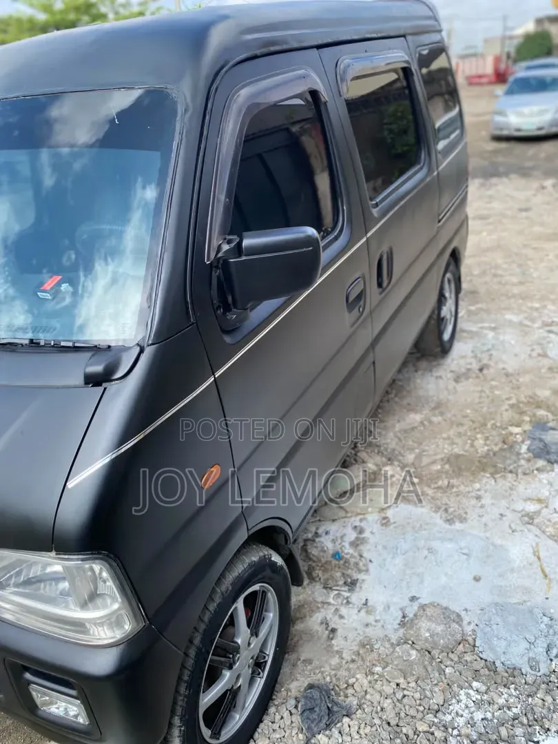 Toyota HiAce 2010 Silver