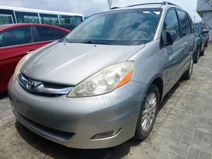 Toyota Sienna Limited 7 Passenger 2010 Gold