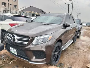 Mercedes-Benz GLE-Class 2015 Brown