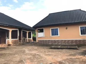 1bdrm Block of Flats in Block Of Flats, Benin City for sale