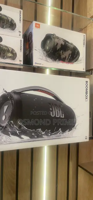 jBl Boombox 3