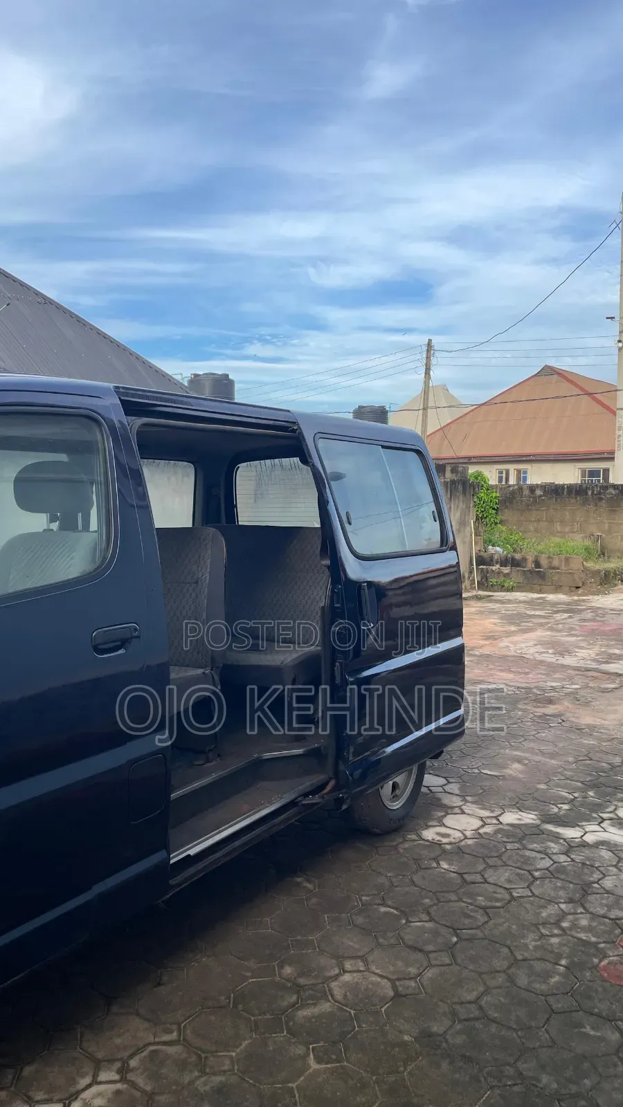 Toyota HiAce 2000 Blue