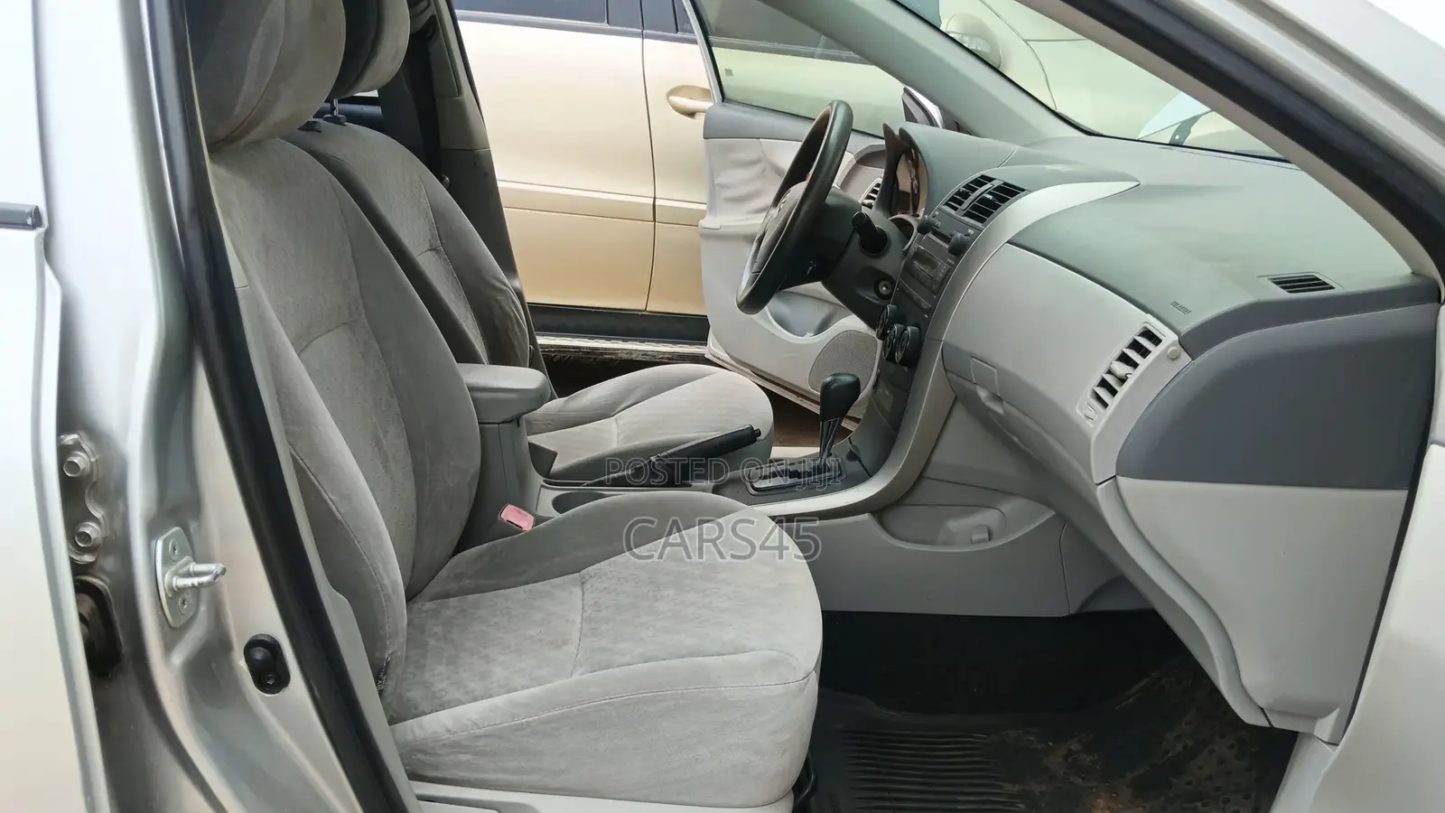Toyota Corolla 2009 Silver