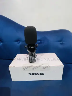 Neat as New Shure SM7B Professional Studio and Podcast Microphone