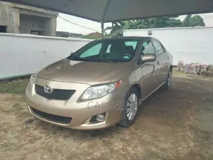 Toyota Corolla 2010 Gold