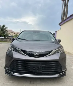 Toyota Highlander XLE AWD 2023 Gray