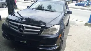 Mercedes-Benz C300 Luxury 4Matic Sedan AWD (3.5L 6cyl 7A) 2013 Black