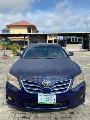 Toyota Camry XLE V6 4dr Sedan (3.5L 6cyl 6AM) 2010 Blue
