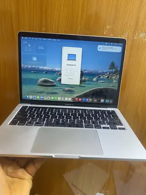 Laptop Apple MacBook Pro 2020 32GB Intel Core i7 SSD 1T