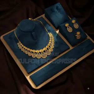 Saudi Gold Jewellery Set. Necklace, Earrings, and Ring