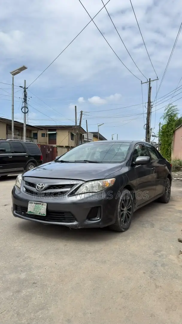 Toyota Corolla 2011 Gray