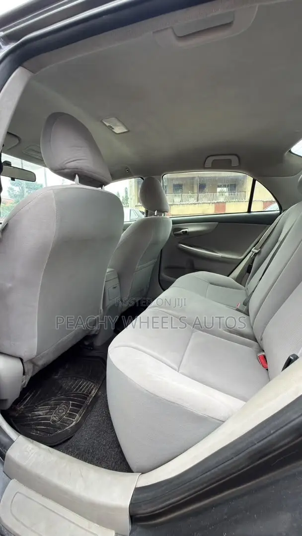 Toyota Corolla 2011 Gray