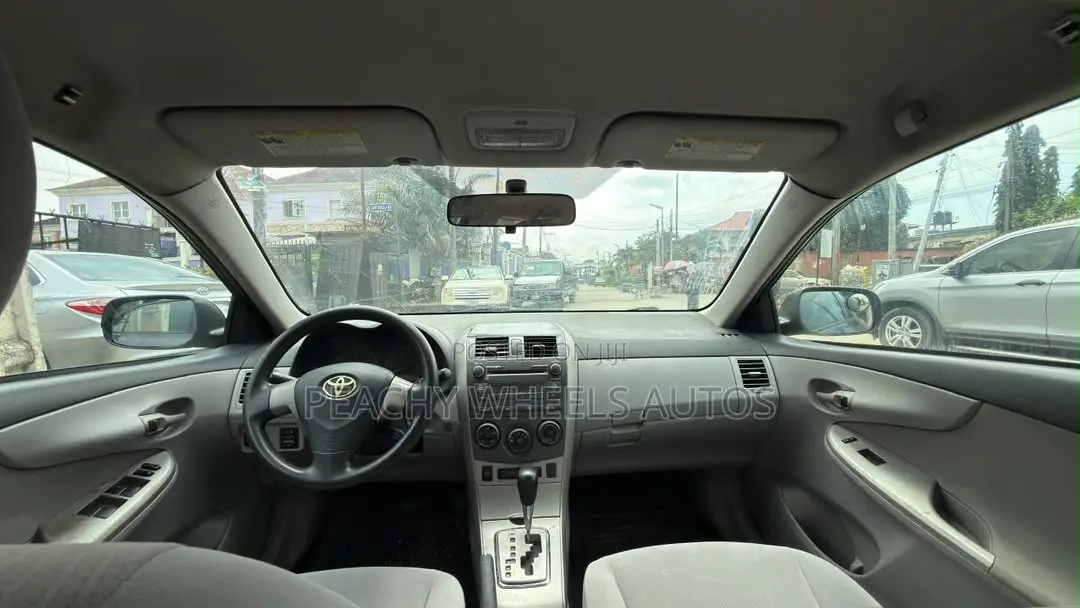 Toyota Corolla 2011 Gray