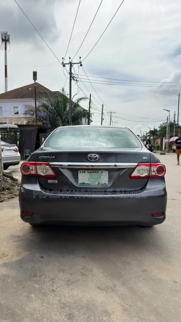 Toyota Corolla 2011 Gray