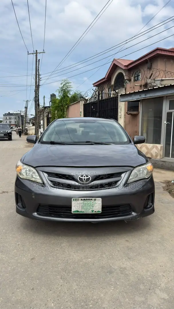 Toyota Corolla 2011 Gray
