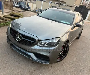 Mercedes-Benz E350 Base 4Matic Sedan AWD (3.5L 6cyl 7A) 2014 Gray