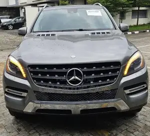 Mercedes-Benz M Class ML350 4MATIC 4dr SUV AWD (3.5L 6cyl 7A) 2015 Gray