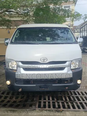 Toyota HiAce 2015 White