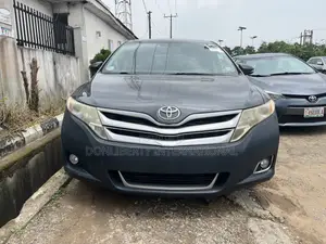 Toyota Venza LE 4dr Wagon AWD (2.7L 4cyl 6A) 2014 Gray