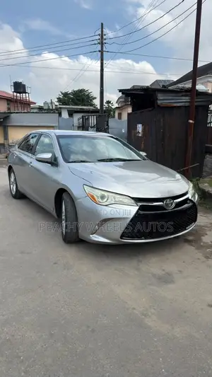 Toyota Camry 2015 Silver