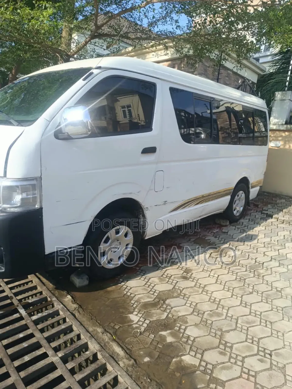 Toyota HiAce 2015 White