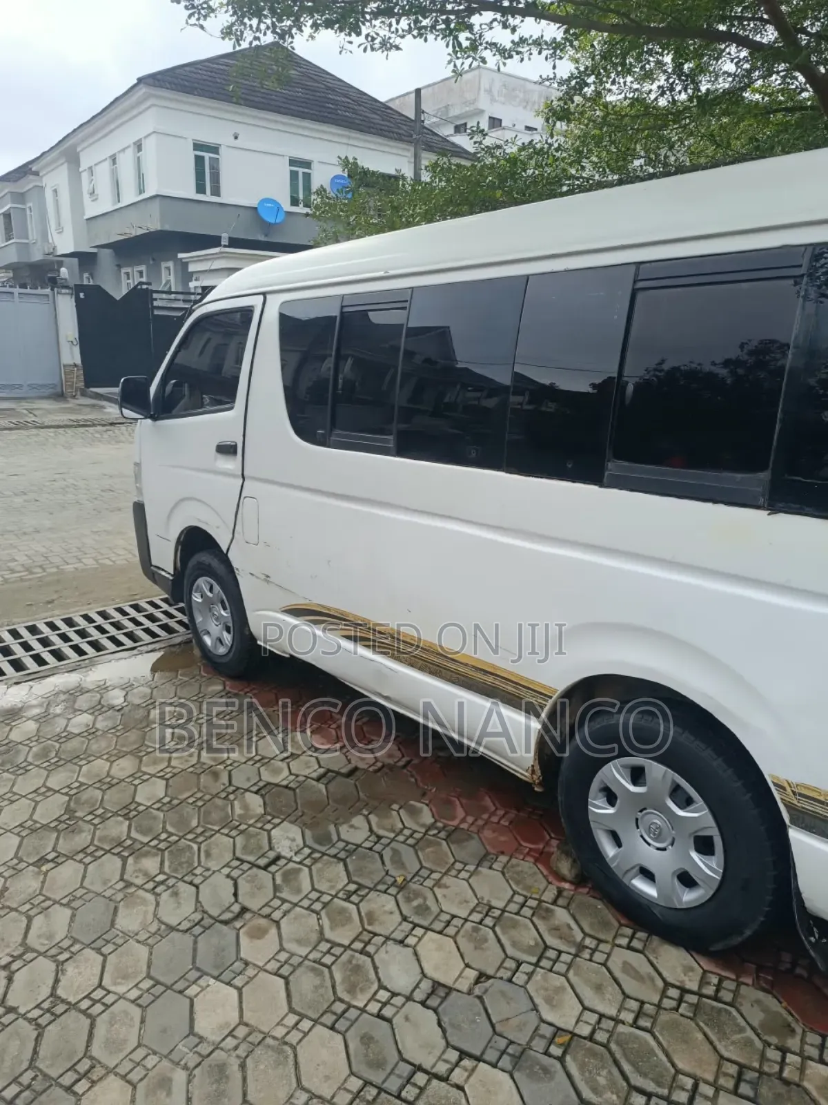 Toyota HiAce 2015 White