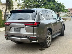 Lexus LX 600 2022 Gray