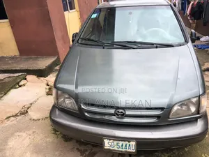 Toyota Sienna LE 4dr 1997 Teal
