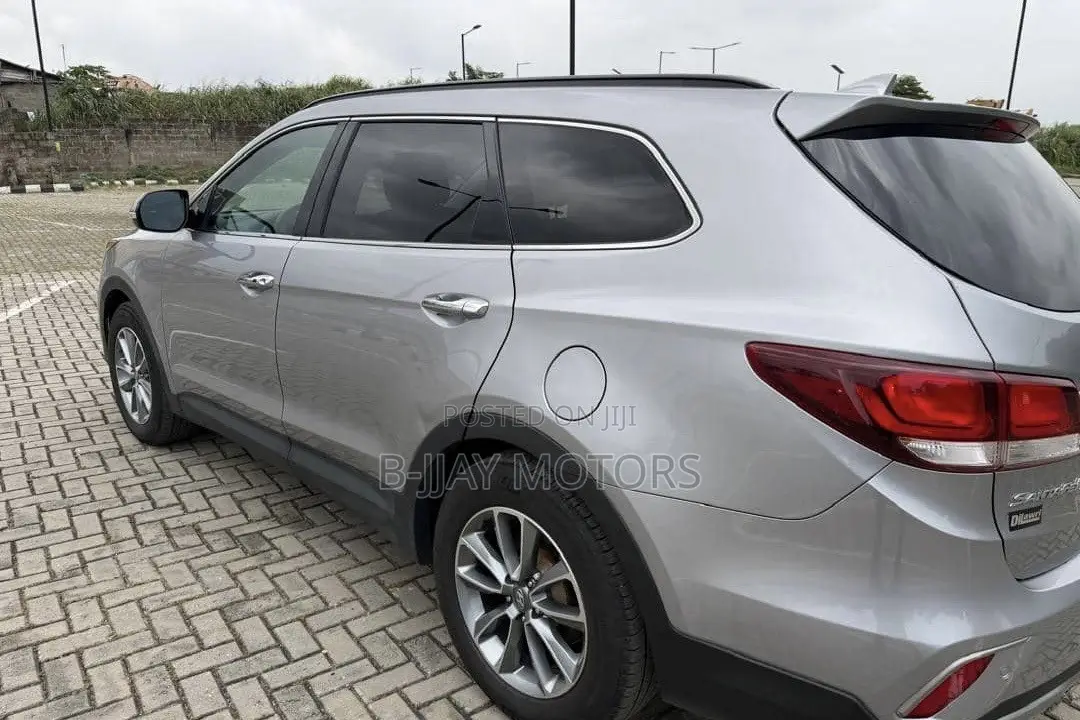 Hyundai Santa Fe Limited Ultimate FWD 2017 Silver